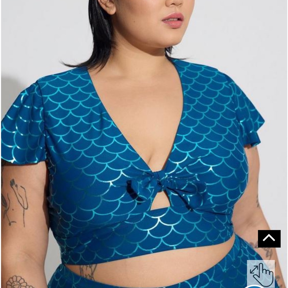 New Torrid sz 2 Blue Mermaid Bathing Swim Suit Top 2X‎